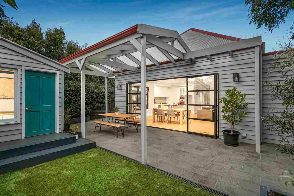 Baja Ringan + Atap Spandek / Galvalum